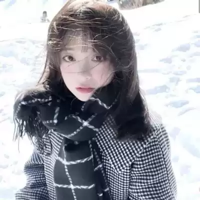 仰映容